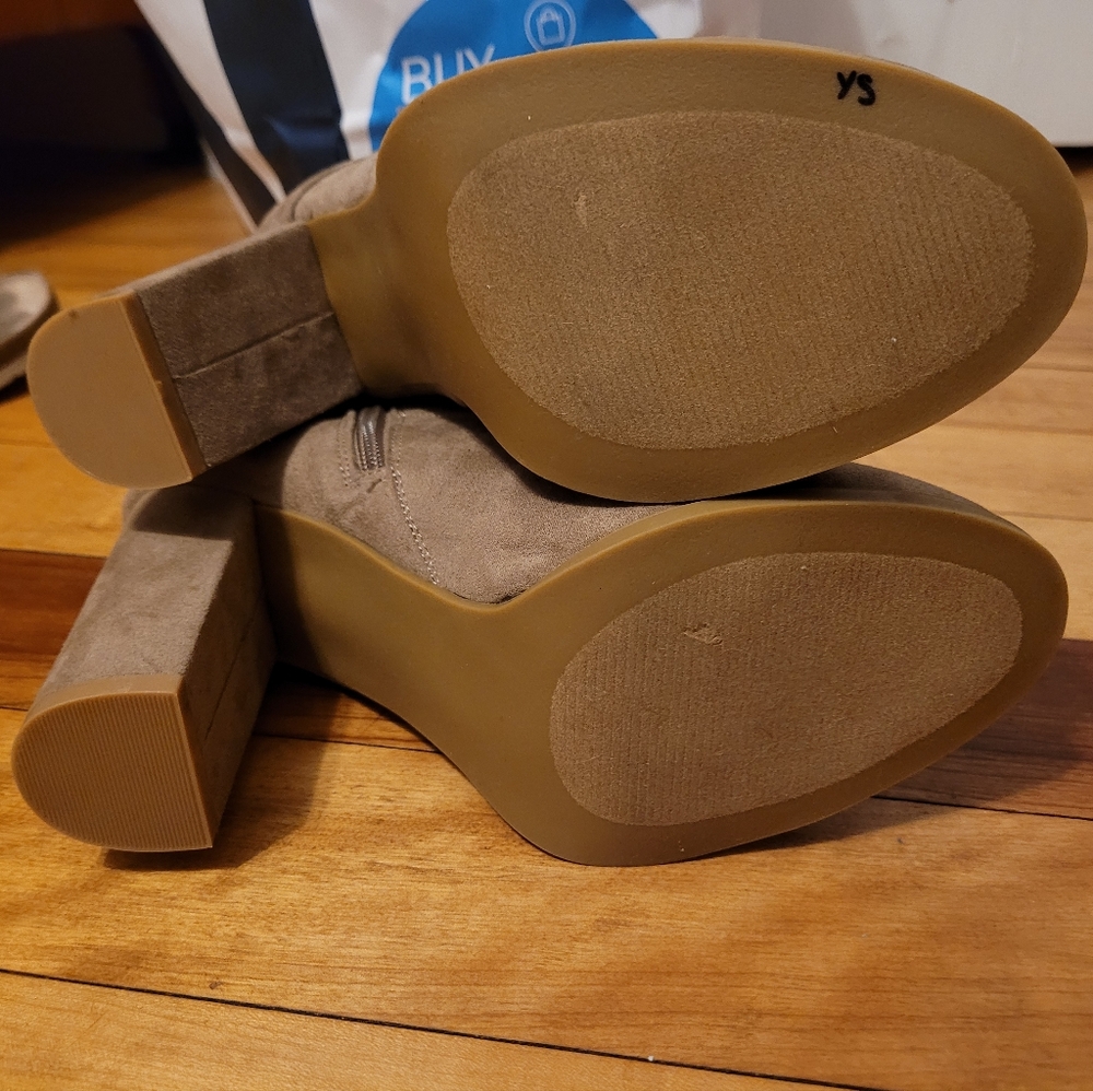 NWOT Madden Girl Suede Heel Boots - Picture 5 of 5